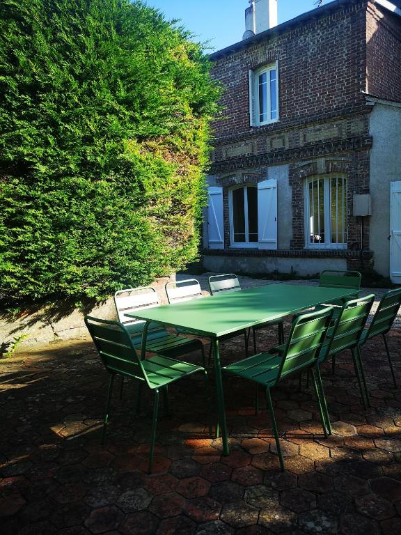 Fotografia z galérie ubytovania Villa du Mont Joly, écrin de verdure proche mer ! v destinácii Touques