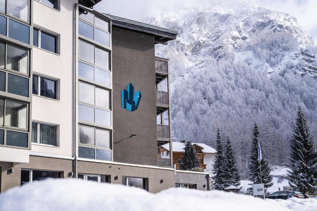 Nespecifikovaný výhled na hory nebo výhled na hory při pohledu z hotelu