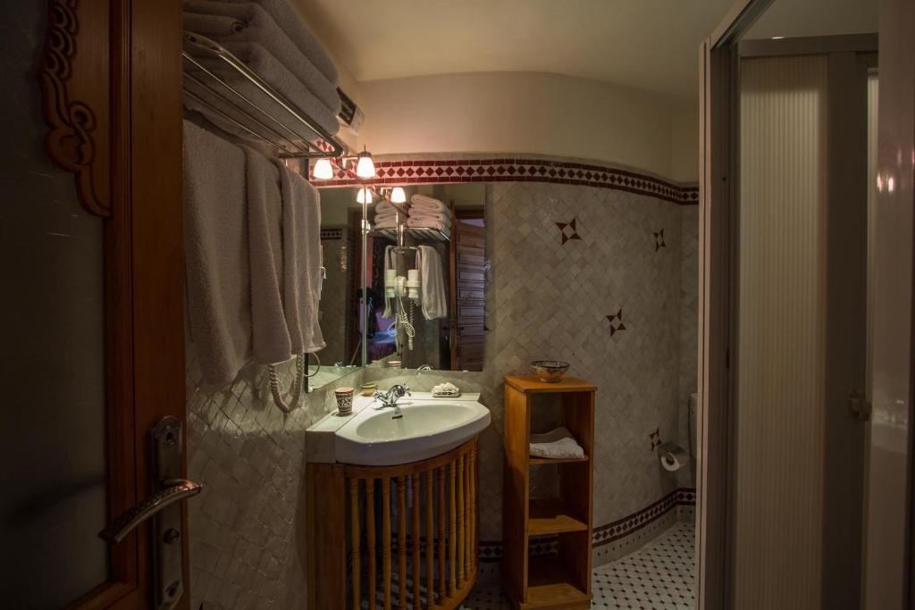 Koupelna v ubytování Riad Raouia HAMMAM & SPA
