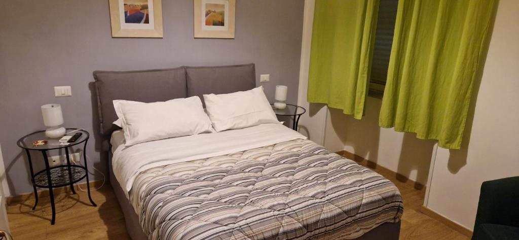 Кровать или кровати в номере Studio Flat 381