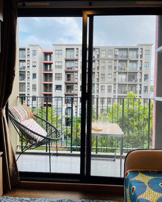 Balkón nebo terasa v ubytování La Habana Hua Hin Condo Pool View 1 Bed Room