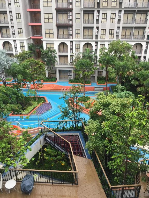 Bazén v ubytování La Habana Hua Hin Condo Pool View 1 Bed Room nebo v jeho okolí