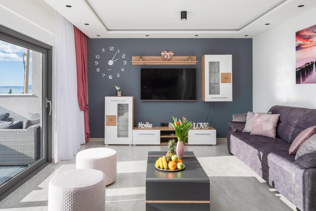 Posezení v ubytování Luxury Apartment Lorena - Private Heated Pool -