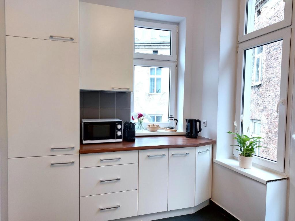 Unique Style Apartments Old Town - 25 min from the airport - by Homelike Krakow - One-Bedroom Apartment