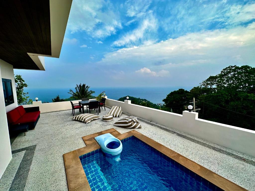 Bazén v ubytování KohTao Studios Sunset nebo v jeho okolí