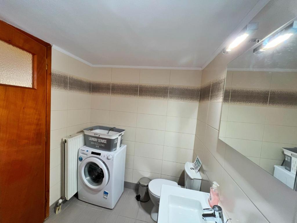 A bathroom at Leonidio Apartment Maria