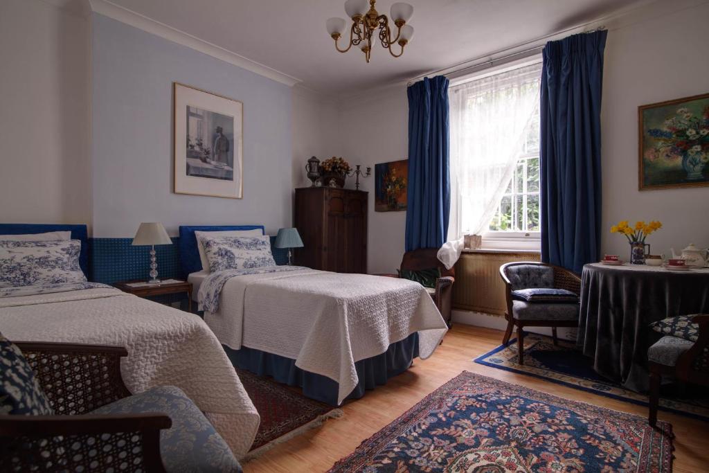 Dawson Place, Juliette's Bed and Breakfast photo