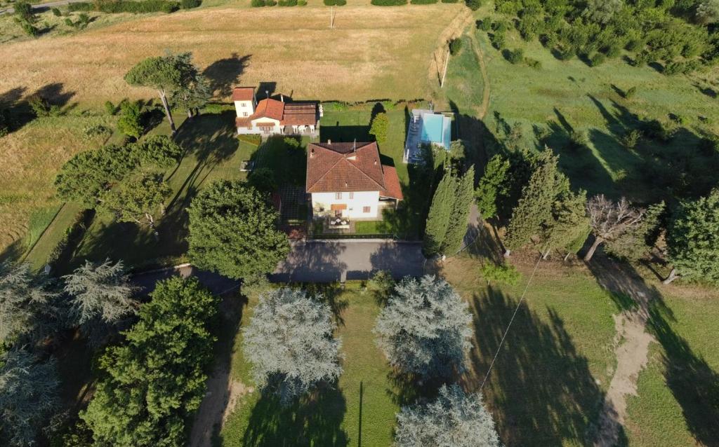 an aerial view of a house on a hill at Residenza Paradisea in Arezzo