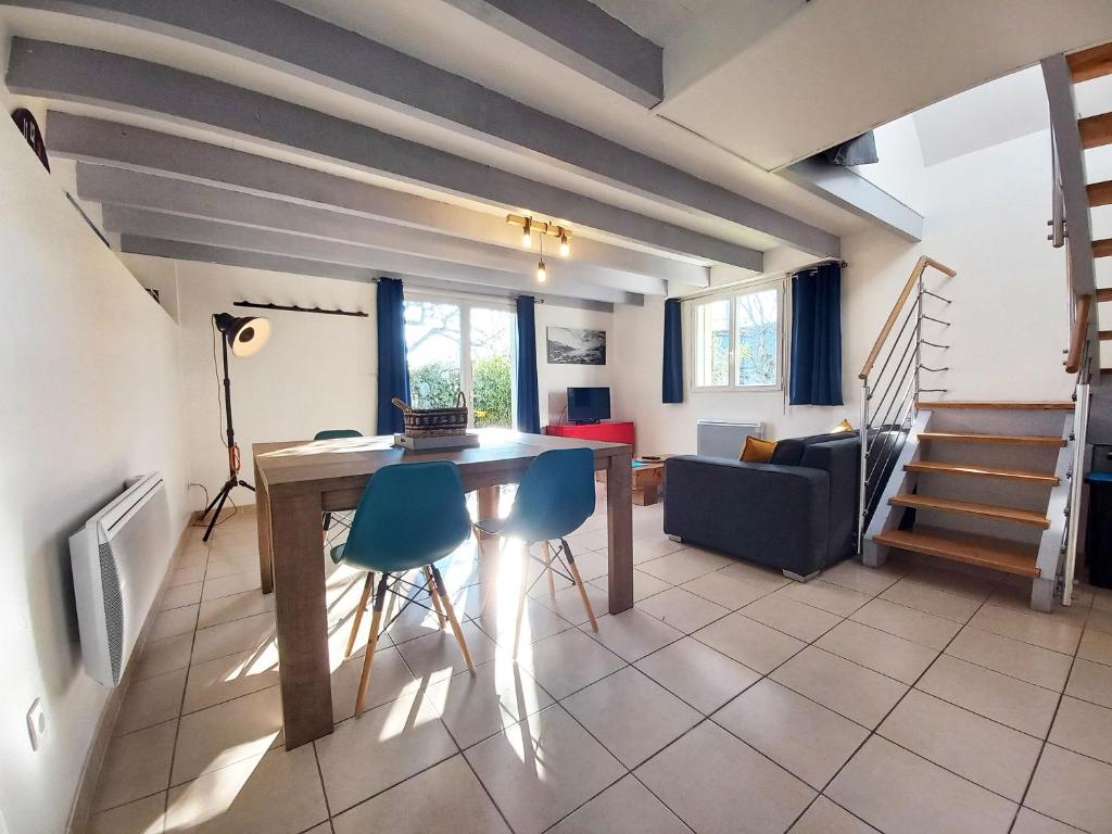 Posedenie v ubytovaní Gîte Les Cerisiers