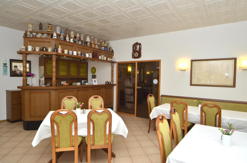 Nápoje v ubytování Land-Hotel Am Wald Garni