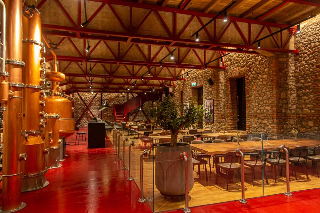 Restoran või mõni muu söögikoht majutusasutuses Melesin Distillery