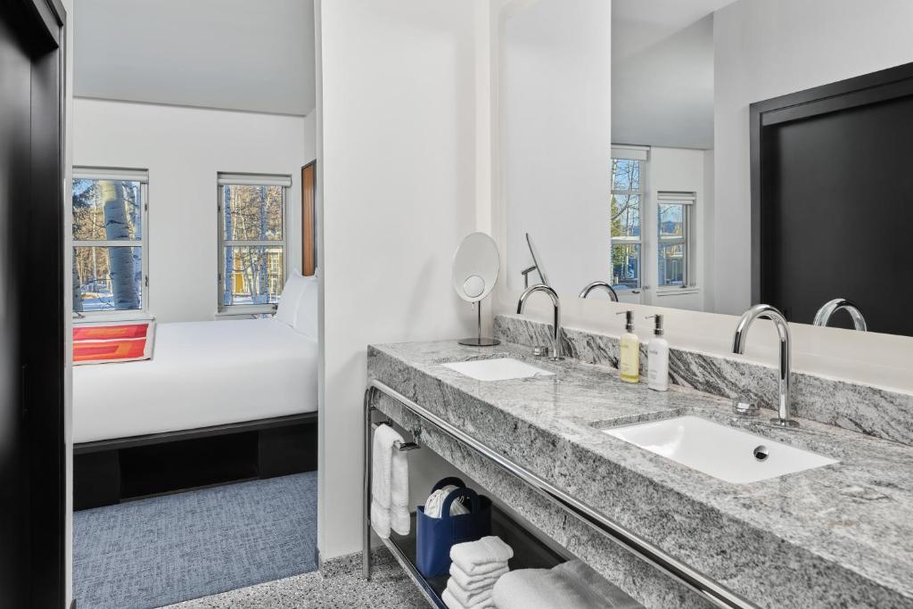 Aspen Meadows Resort photo
