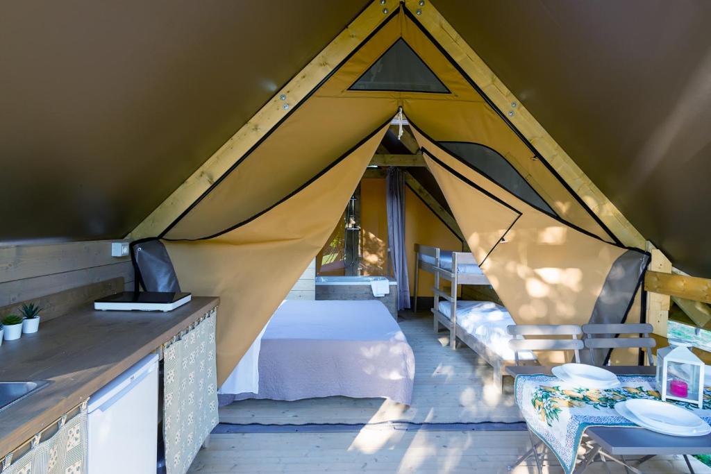 Fotografie z fotogalerie ubytování Resort Orizzonti Glamping v destinaci SantʼElpidio a Mare