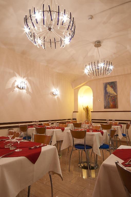 Restaurace v ubytování Hotel Priscilla