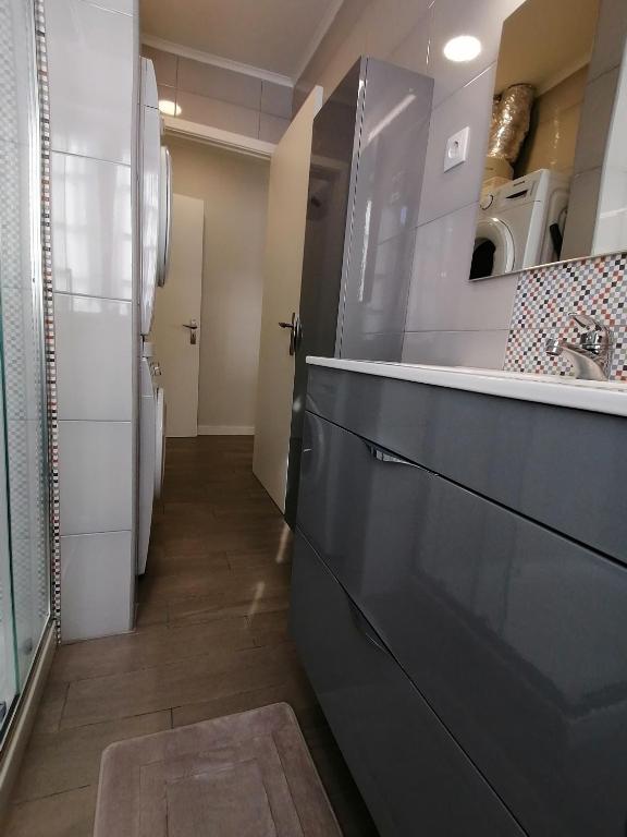 Kuchyň nebo kuchyňský kout v ubytování Miragaia Star Apartments