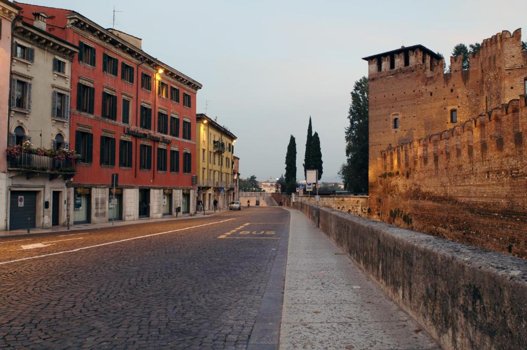 Verona House Aparthotel - Resim 6