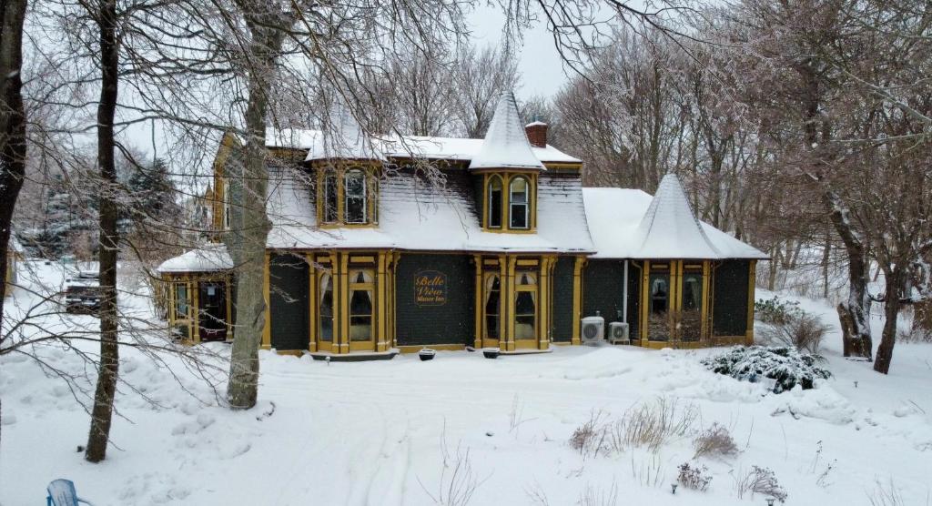 Belle View Manor Inn v zimě