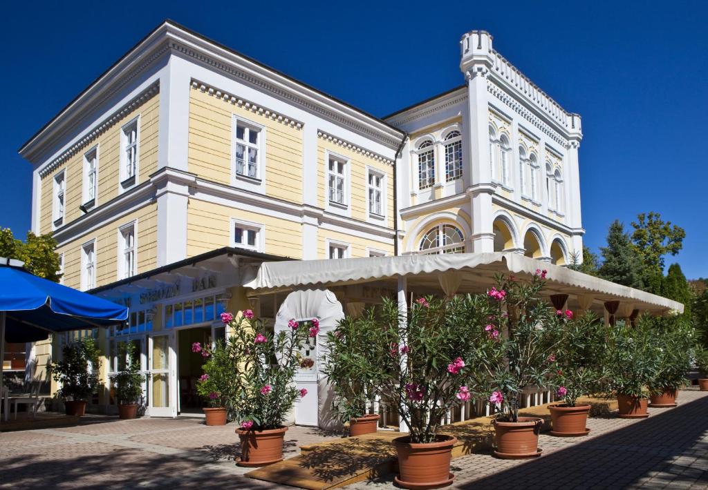 Budova, kde se hotel nachází