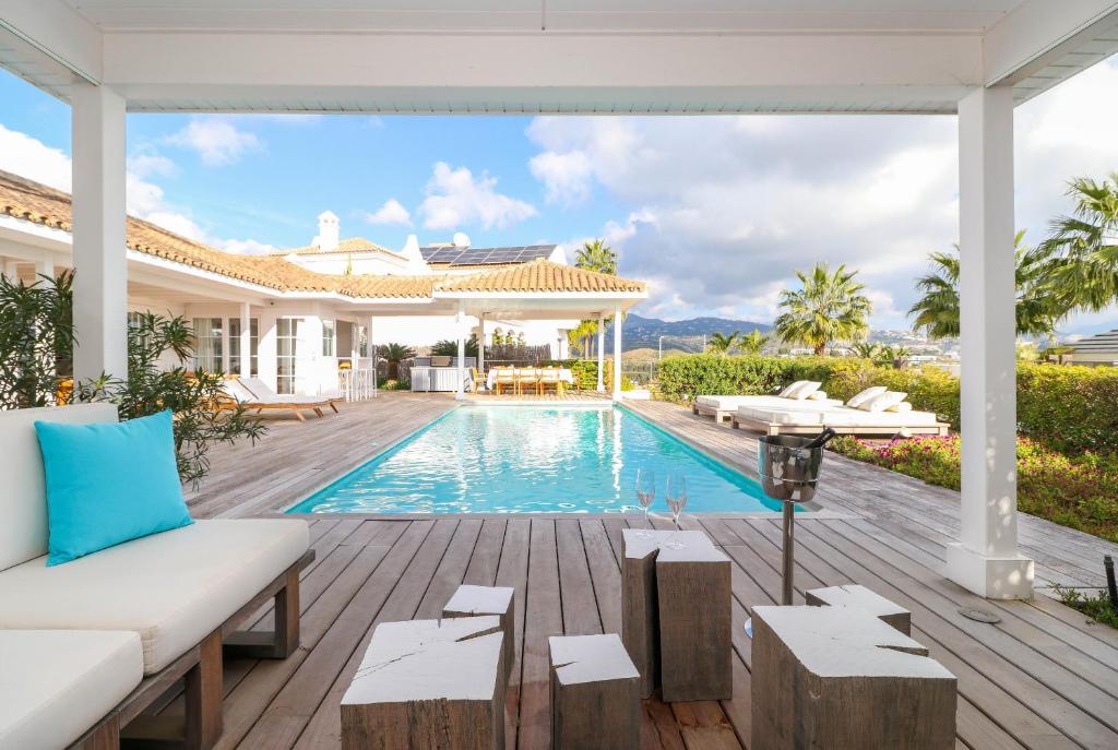 Fotografia z galérie ubytovania Atalaya villa with fantastic views v destinácii Estepona