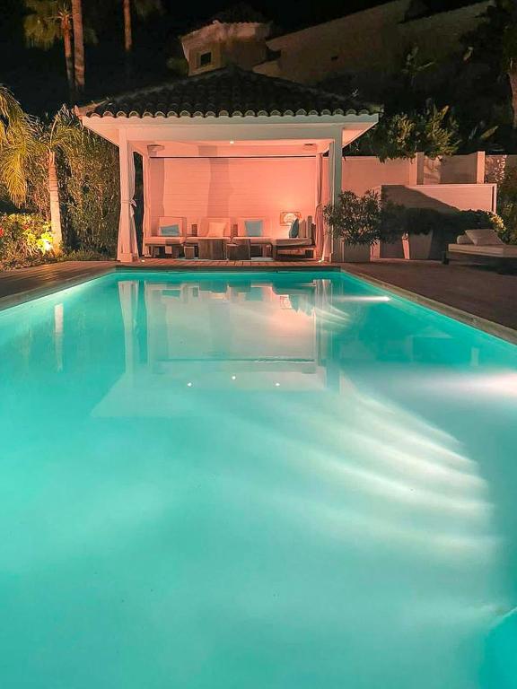 Fotografia z galérie ubytovania Atalaya villa with fantastic views v destinácii Estepona