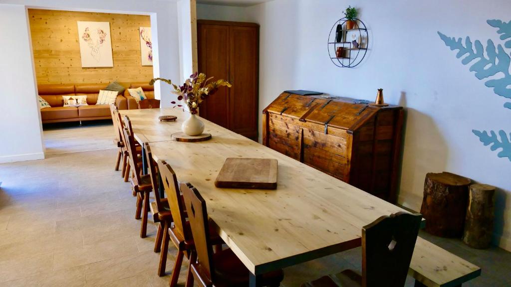 Posezení v ubytování Appartement spacieux 300m2 - Sauna - BBQ - Terrasse