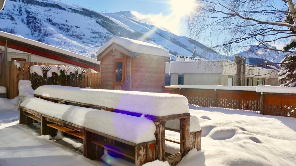 Appartement spacieux 300m2 - Sauna - BBQ - Terrasse v zimě