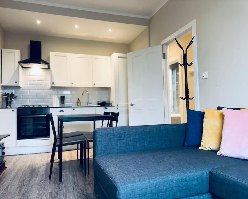 Apartment Affordable luxury flat in London cosy and homely, Thornton