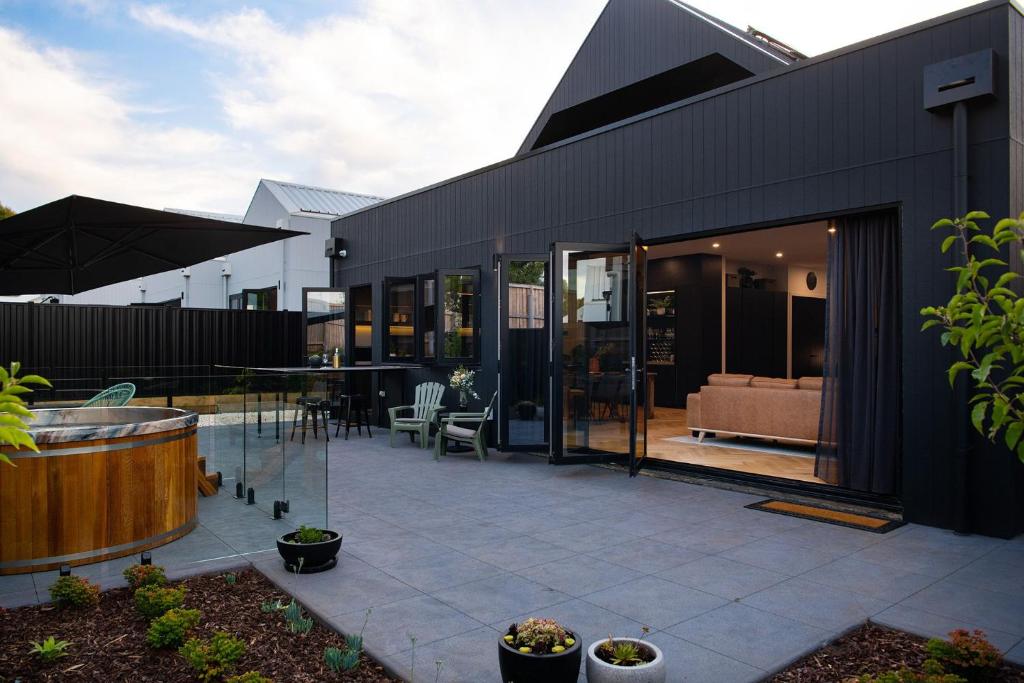 Khu vực ghế ngồi tại Lux on Max- stunning design, amazing views