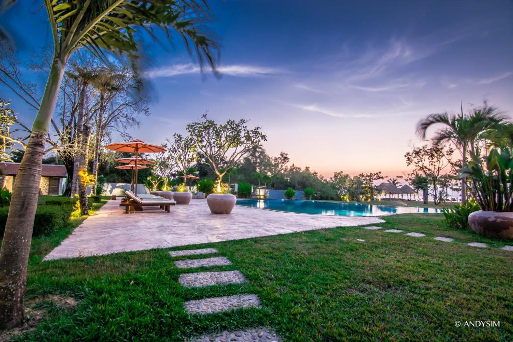 Bazén v ubytování Samanea Beach Resort & Spa nebo v jeho okolí