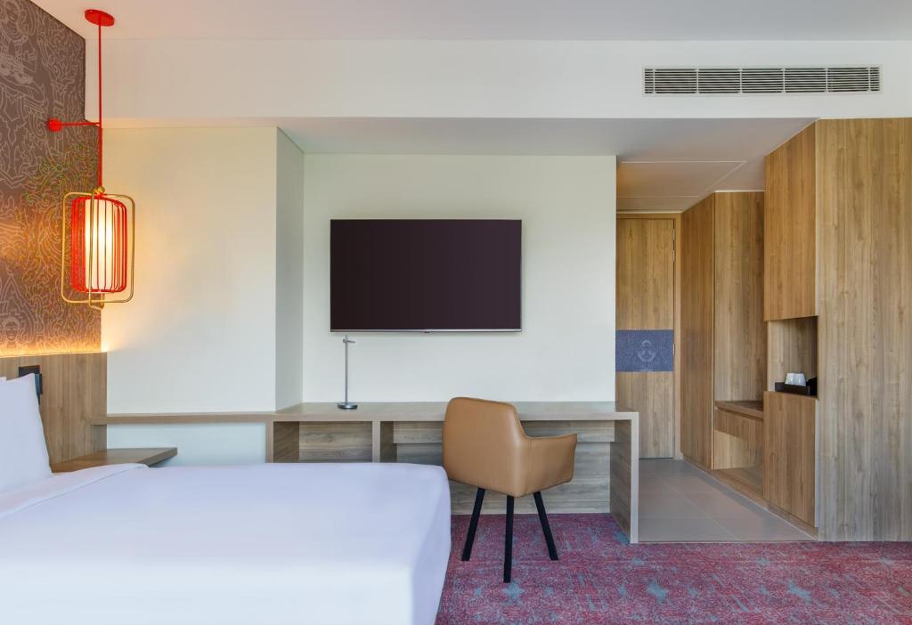 Hyatt Centric Soalteemode Kathmandu - King Room With Sit Out Terrace