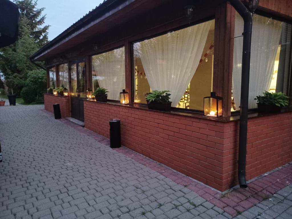 Budova, kde se kapslový hotel nachází