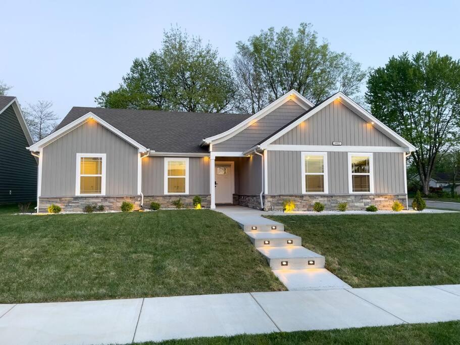 The Cloud New Luxury Home With EV Charger, Jeffersonville (updated