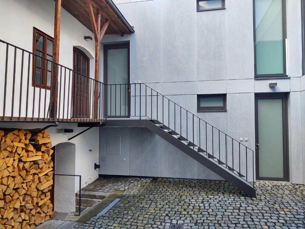 Budova, v ktorej sa apartmán nachádza