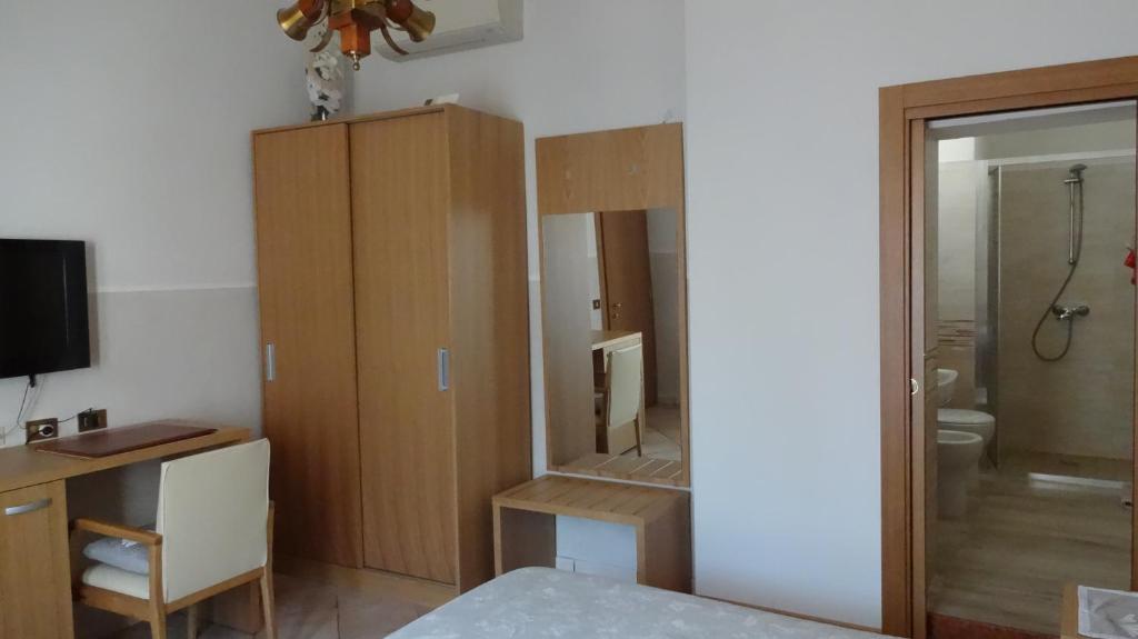 Albergo Giulia Gonzaga - Chambre Double Avec Balcon