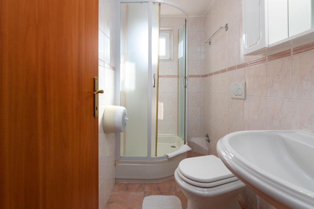 Koupelna v ubytování Ven Apartmani