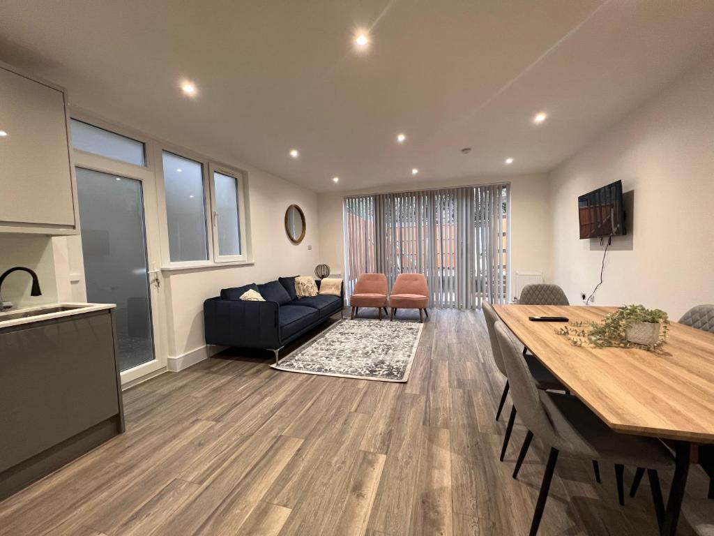 Star London Finchley Lane 2Bed Oasis with Garden, Hendon (updated prices 2024)