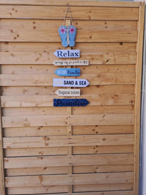 Certifikát, hodnocení, plakát nebo jiný dokument vystavený v ubytování Alykes Mastora Seaside Studios