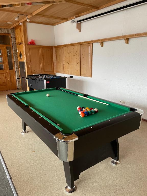 Biliár nebo kulečník v ubytování 2 Zimmer Mitterdorf