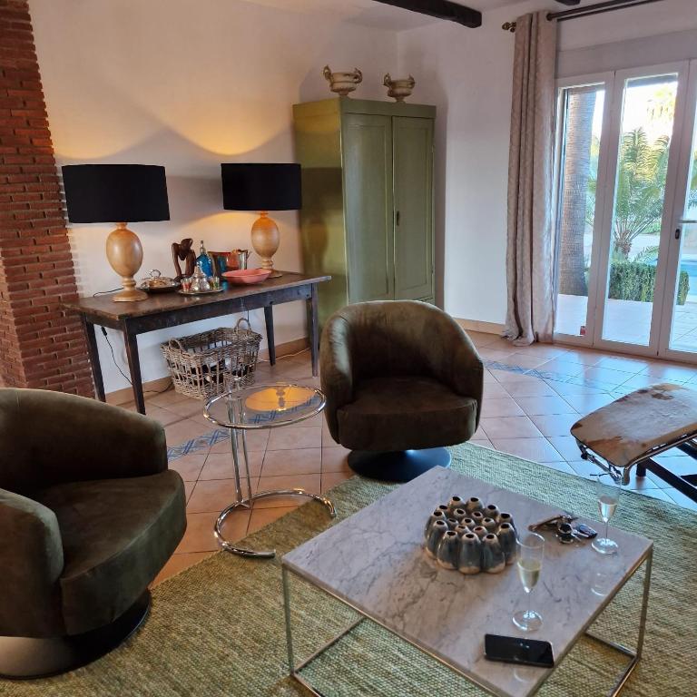 Posedenie v ubytovaní Casa Limon, boutique Bed and Breakfast, Adults only