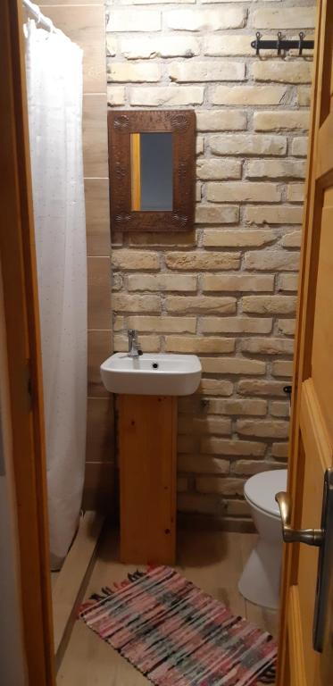 Koupelna v ubytování Kázmér Szállás - Gasthaus