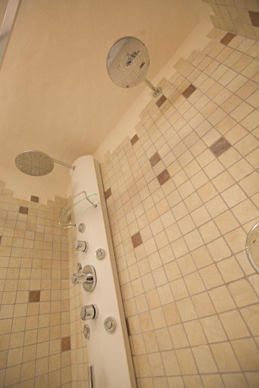 A bathroom at Hotel Crosal