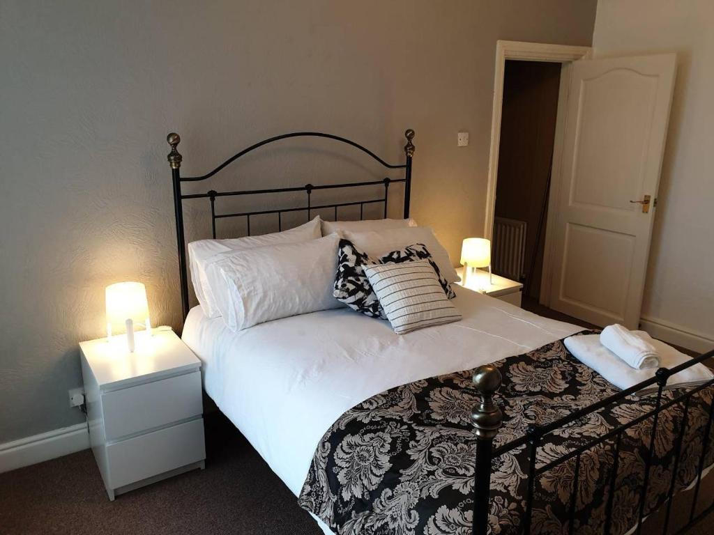 Birtley's Diamond 3 bed Apt sleeps 6 Guests - Apartment