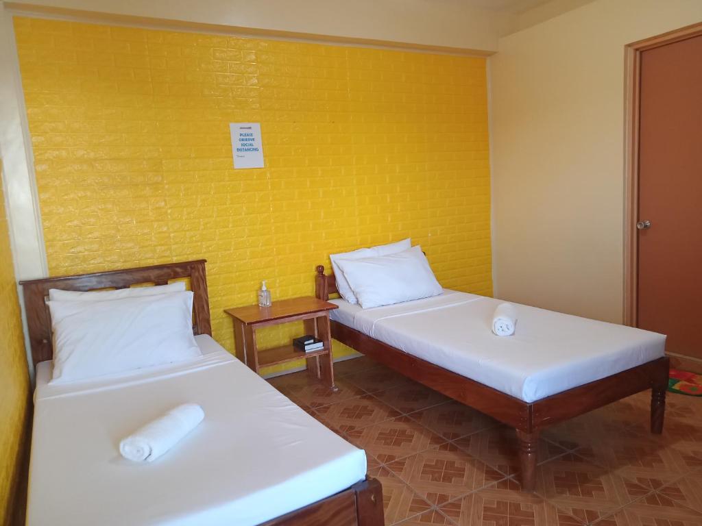 Beach Front Bed & Dine