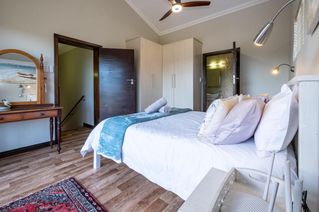 Waterside Holiday House - Image 30