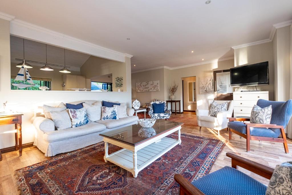 Waterside Holiday House - Image 17