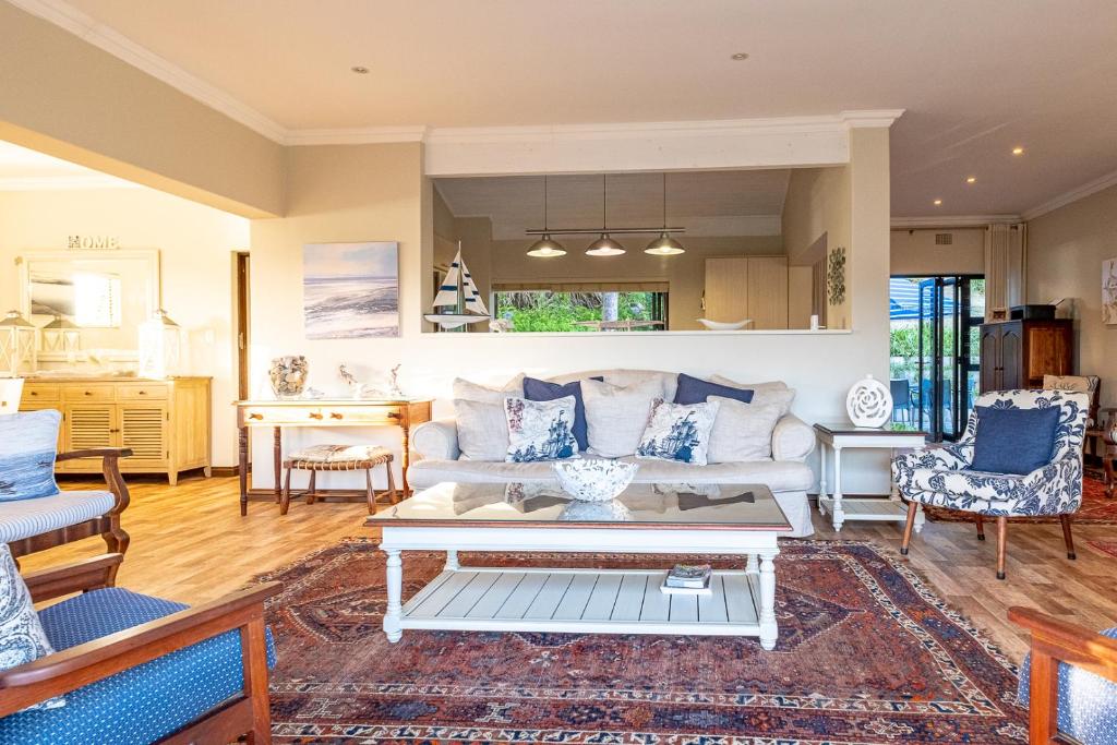 Waterside Holiday House - Image 18