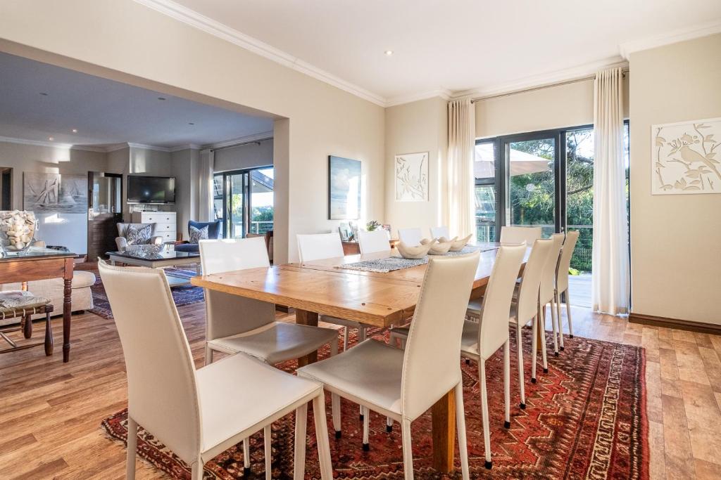 Waterside Holiday House - Image 19
