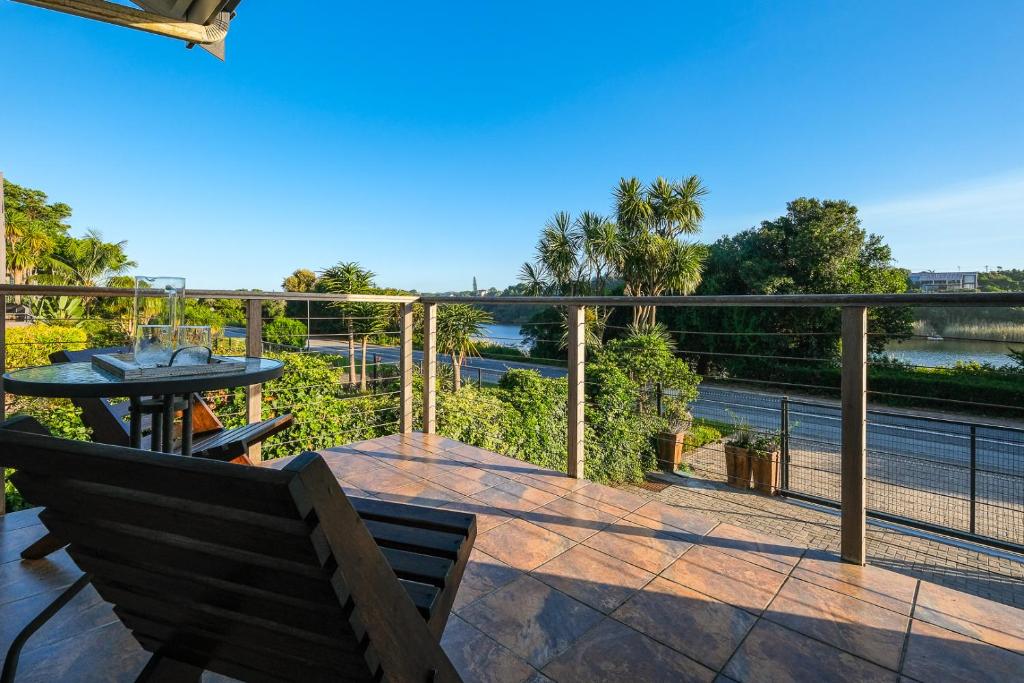 Waterside Holiday House - Image 35