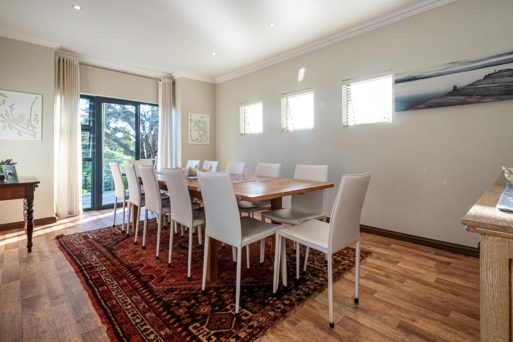 Waterside Holiday House - Image 20
