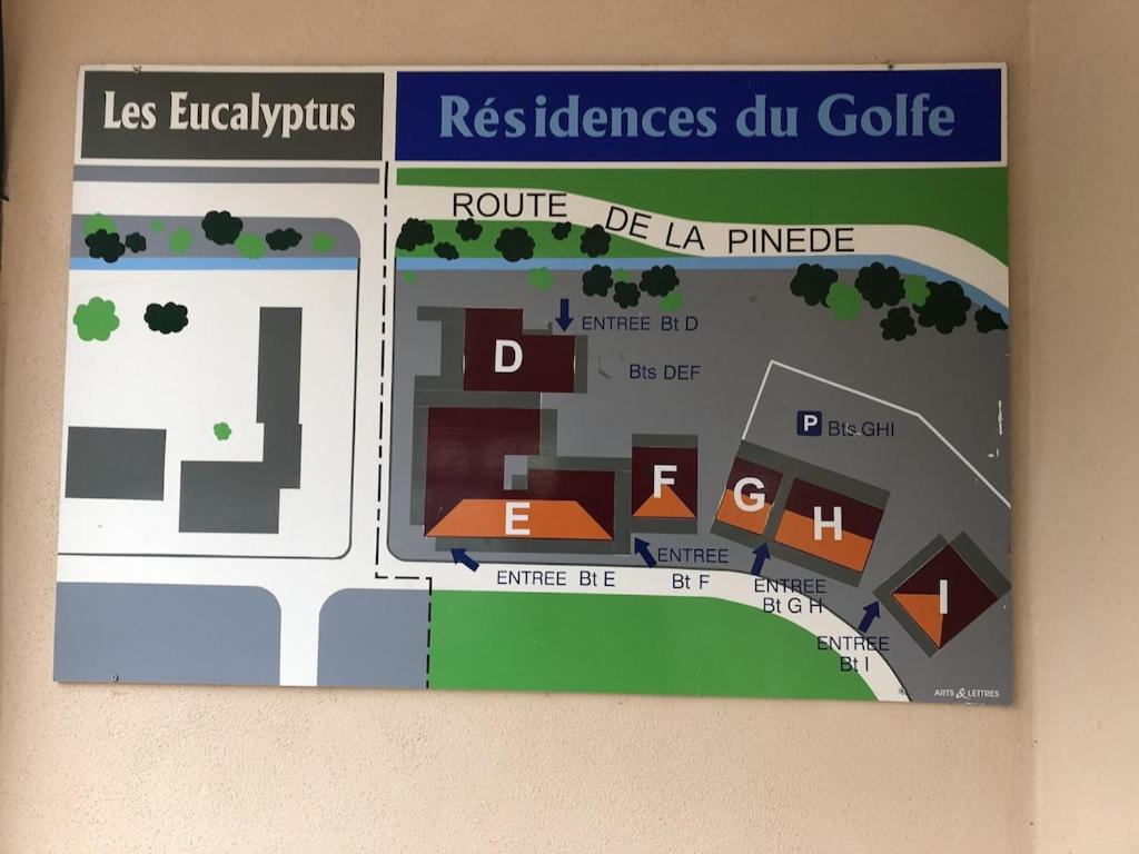 a map on the wall of a building at Studio Rez de jardin dans résidence privée près de la plage in Calvi